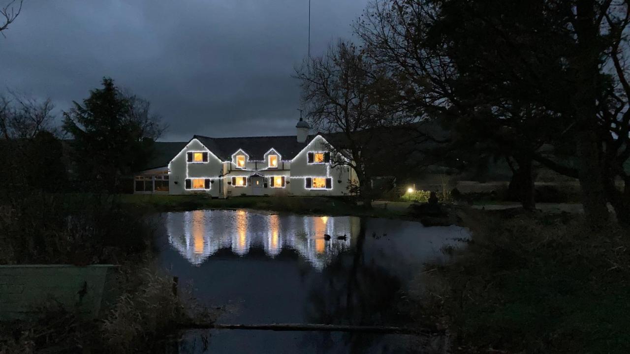 Llwyn Onn Guest House, North Wales Пентрфоелас Экстерьер фото